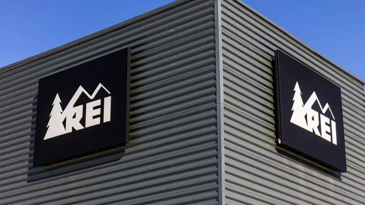 REI Makes a $27 Cold-Weather Running Shirt That's Warm but Still Allows Heat and Moisture to Escape