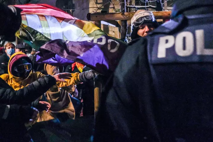 Polşanın Çin və Rumıniyadakı səfirləri Konstitusiya Məhkəməsi ətrafındakı böhrana görə istefa veriblər