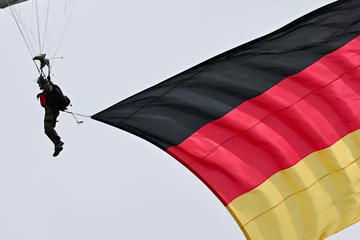 German Investor Confidence Declines for First Time in Six Months