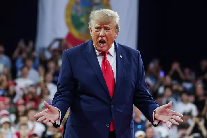 Trump hələ də zəif amerikalıları haqları üçün aldatmaq üçün pis yollar tapır