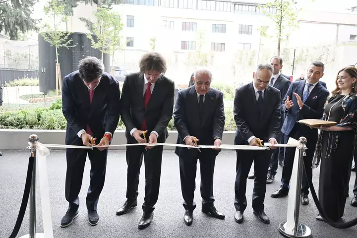 Azərbaycan və Gürcüstan baş nazirları Tbilisidə PASHA Group-un beş ulduzlu otelini açdı
