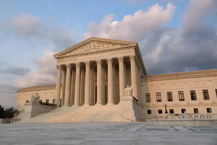 Supreme Court Allows Trump to Undo Major Biden-Era Immigration Policy 